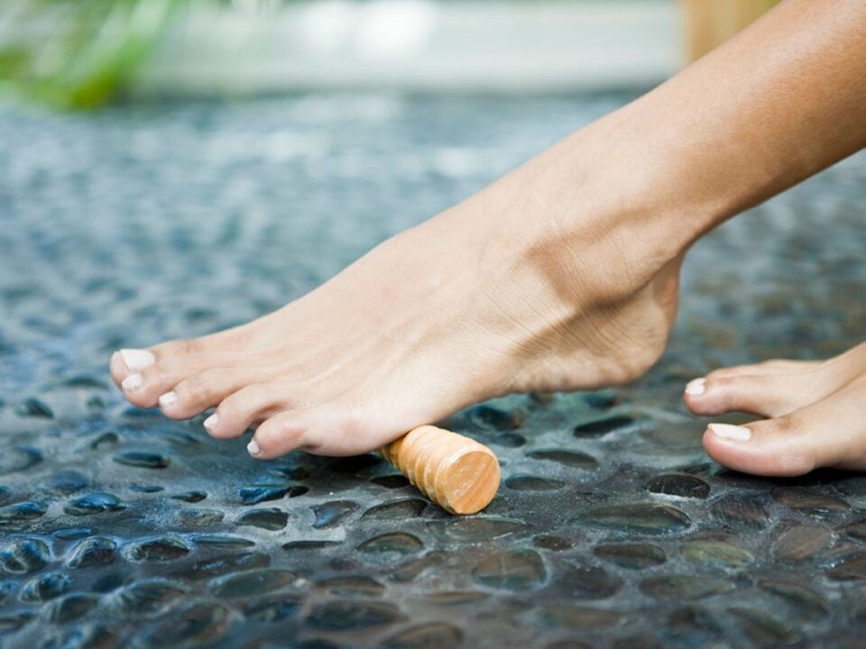Prevention of straight feet